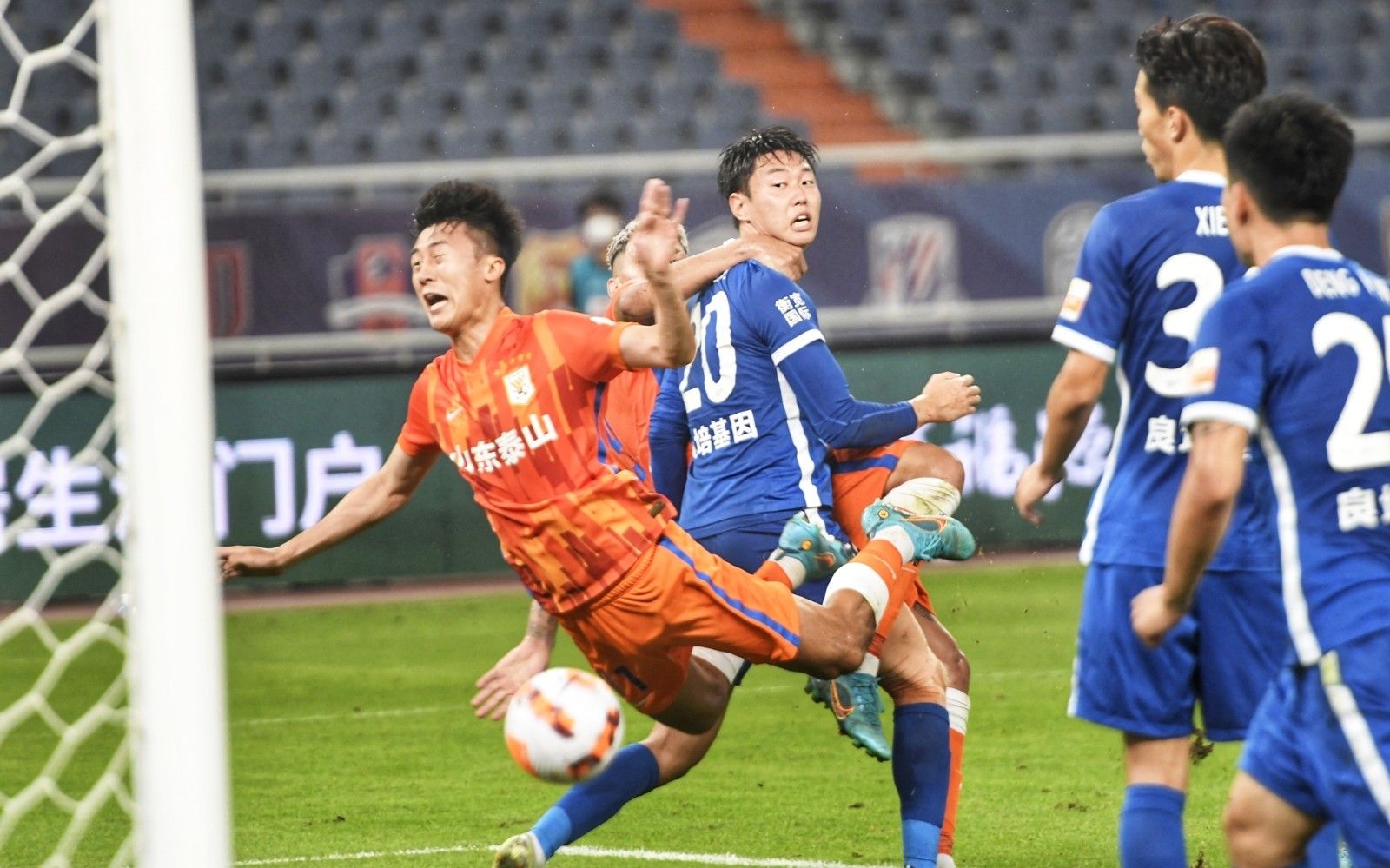 英媒：日本侵略者照片事件是个失误，布莱顿和英超此前都不了解此事（英媒：日本侵略者照片风波属失误，布莱顿与英超此前并不知情）