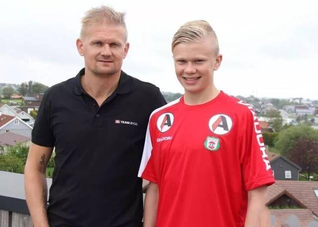 队友为他让球点，暖心瞬间