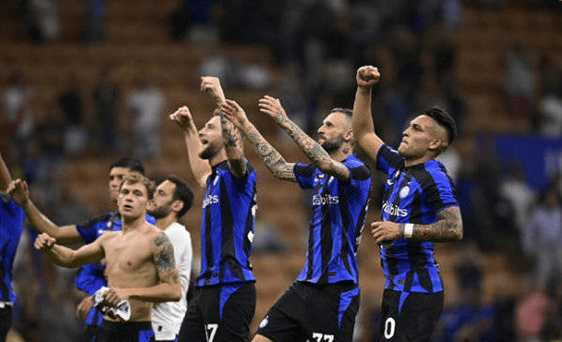 国安备战足协杯决赛，法比奥入选，韩佳奇随队助战，球队士气高昂。