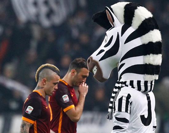 表现不佳！萨拉赫战森林4射门1射正，15次过人仅5次成功（状态低迷！萨拉赫对阵森林4射仅1中，15次过人仅5次成功）