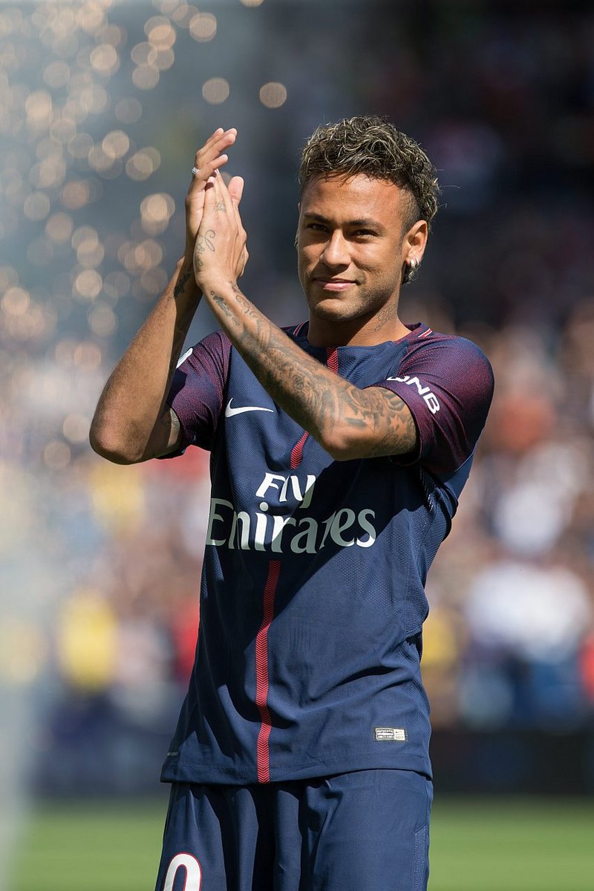 德天空：抗议警方进行裸体搜查，约500名科隆球迷提前离场（德天空：抗议警方脱衣搜查，约500名科隆球迷提前退场）