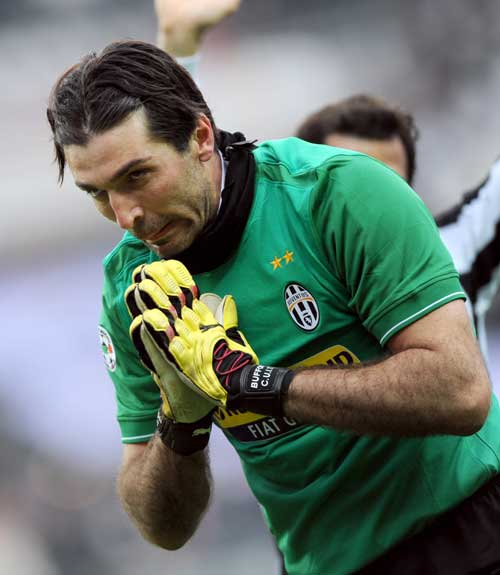 追求保罗，联手詹皇冲冠？湖人操作引爆联盟，字母哥也要加盟？