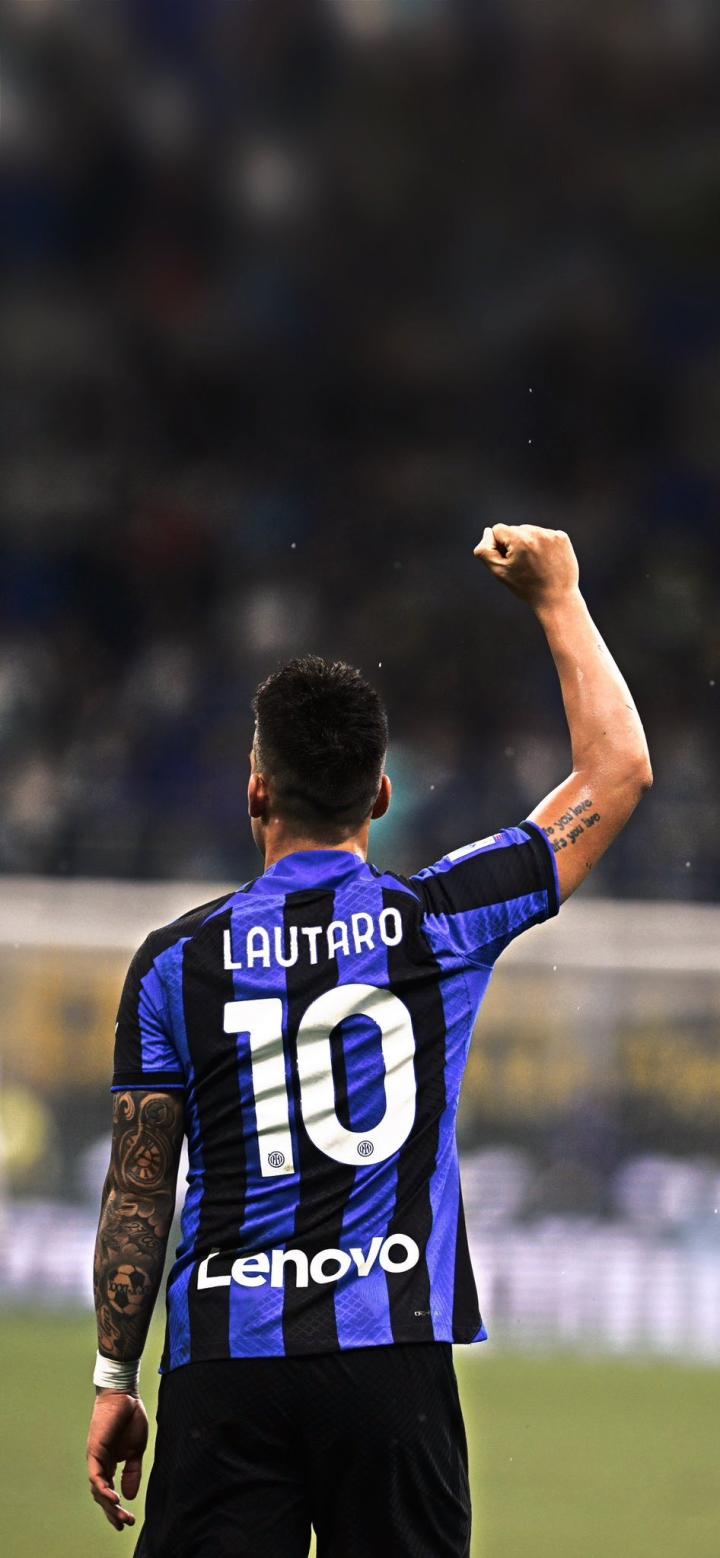 踢球者：凯恩当选踢球者年度人物，他已被视为德甲的重要代表（《踢球者》评选：凯恩荣膺年度人物，被誉为德甲重要代表）