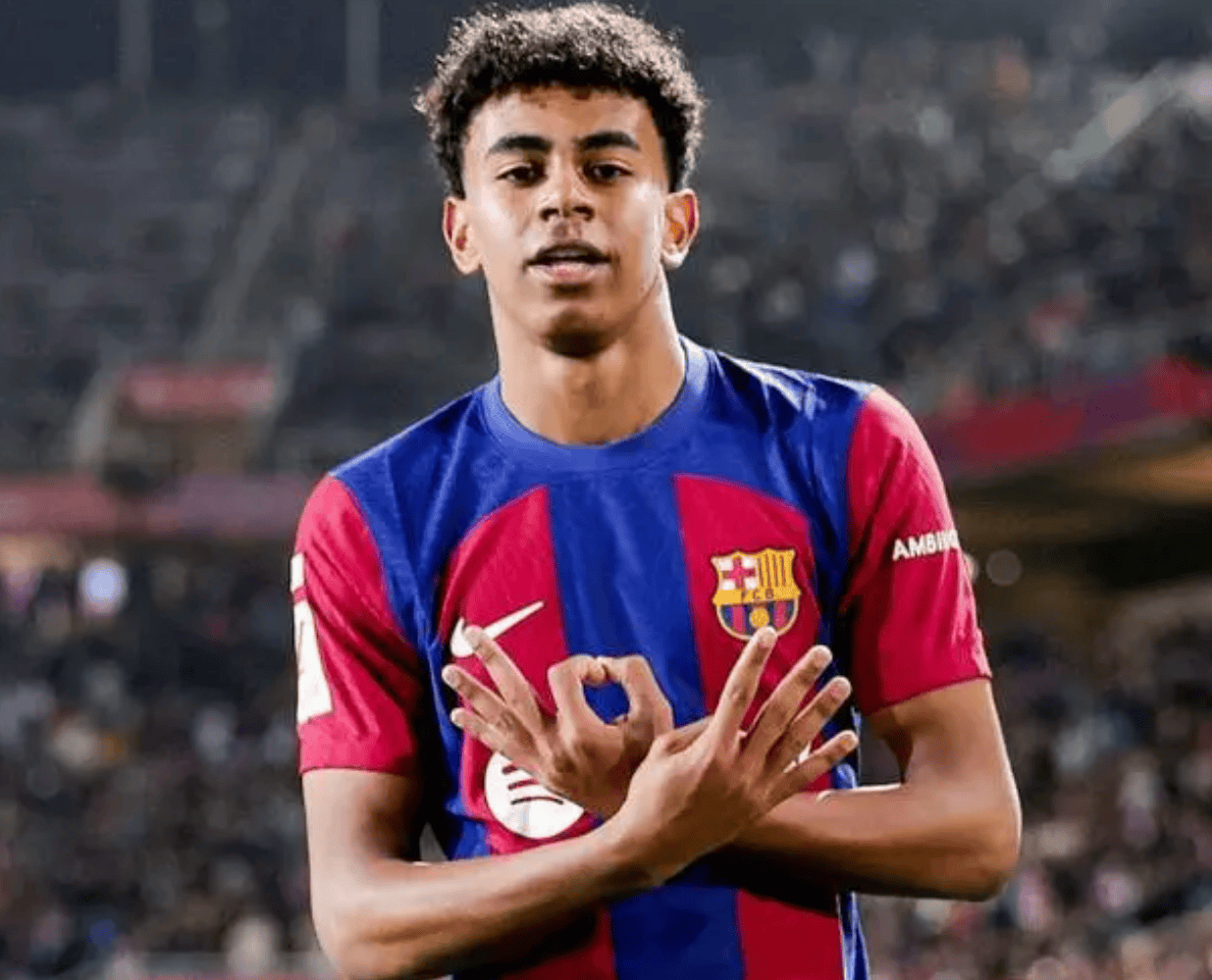 Cat3：巴萨希望在年初将诺坎普容量从4.5万余人提升至约6.2万人（Cat3：巴萨拟于年初将诺坎普容纳人数由约4.5万增至约6.2万）