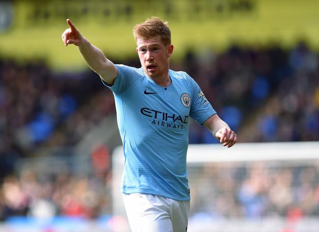 半场战报：卡利亚里2-2热那亚，塞巴斯蒂亚诺-埃斯波西托、博雷利建功，厄斯蒂高、维蒂尼亚破门